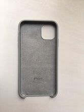 Muatkan imej ke dalam penonton Galeri, Silikon kes Untuk iPhone 11

